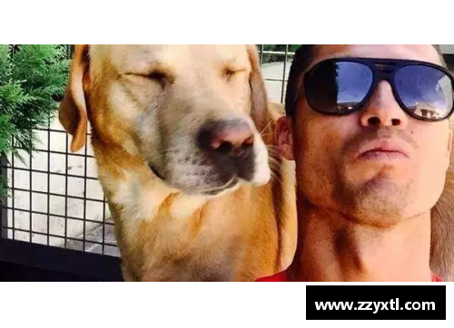 德信体育官网足球球星与萌犬共舞的精彩瞬间 展现爱与陪伴的温馨画面